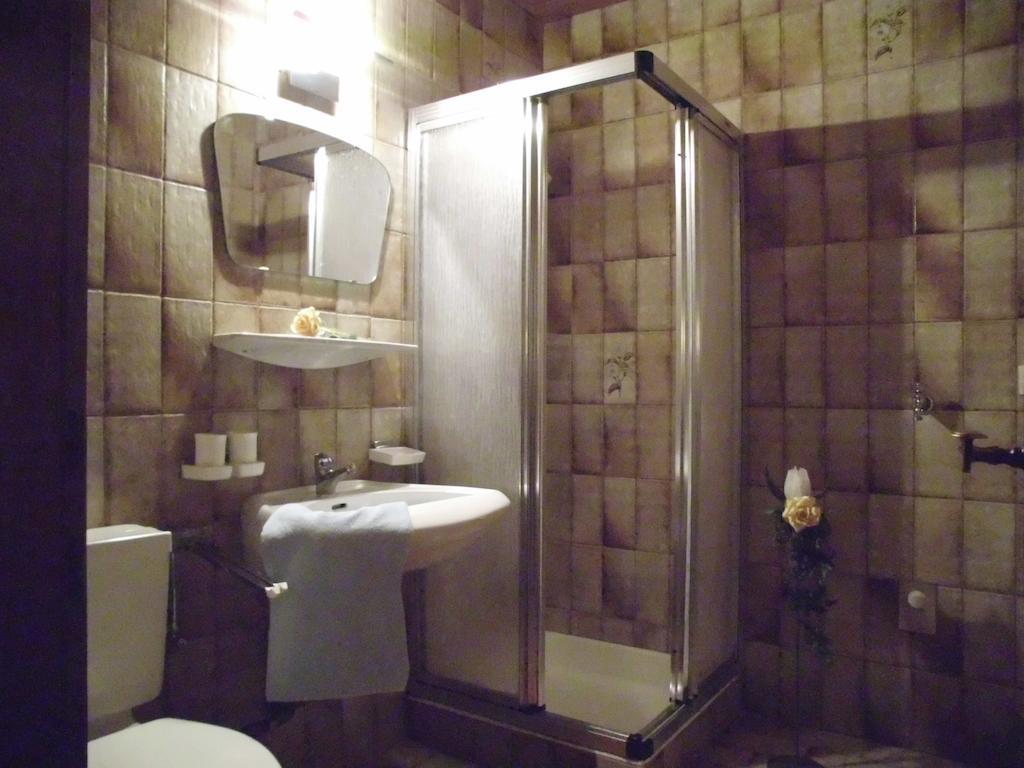 Ferienwohnungen Rahm Mayrhofen Zimmer foto