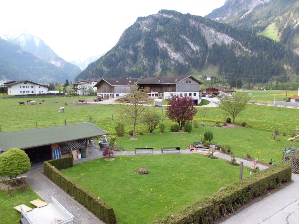 Ferienwohnungen Rahm Mayrhofen Zimmer foto